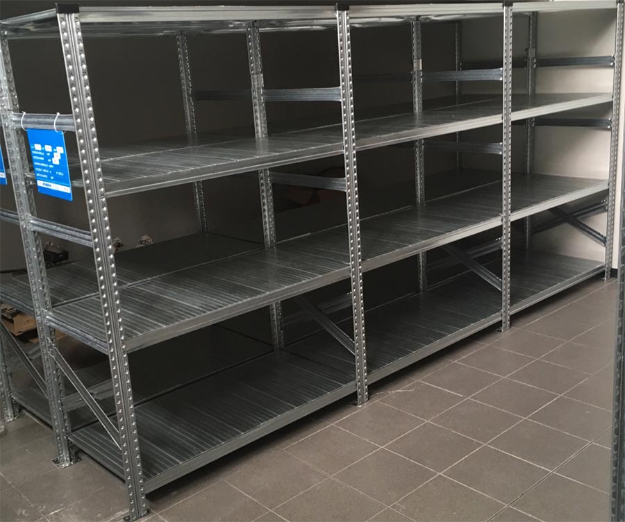 Scaffalature professionali a ripiani